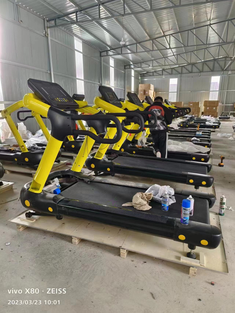 MND-CC31A Светодиодная беговая дорожка для коммерческого использования | Двигатель 3 л.с., наклон 0–15 % | МНД ФИТНЕС