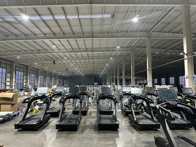 Коммерческая беговая дорожка MND-X710 мощностью 3 л.с. (светодиодный экран) | Компактная беговая дорожка для спортзала | МНД ФИТНЕС