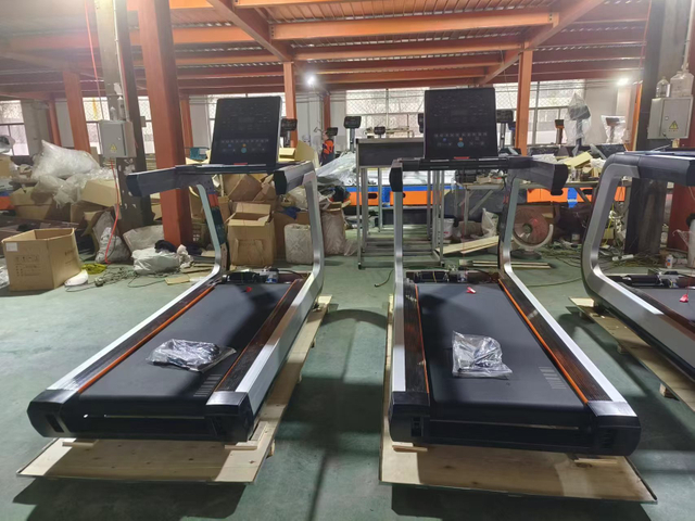 MND-CC50A Светодиодная беговая дорожка для коммерческого использования | Двигатель мощностью 3 л.с., компактный дизайн | МНД ФИТНЕС